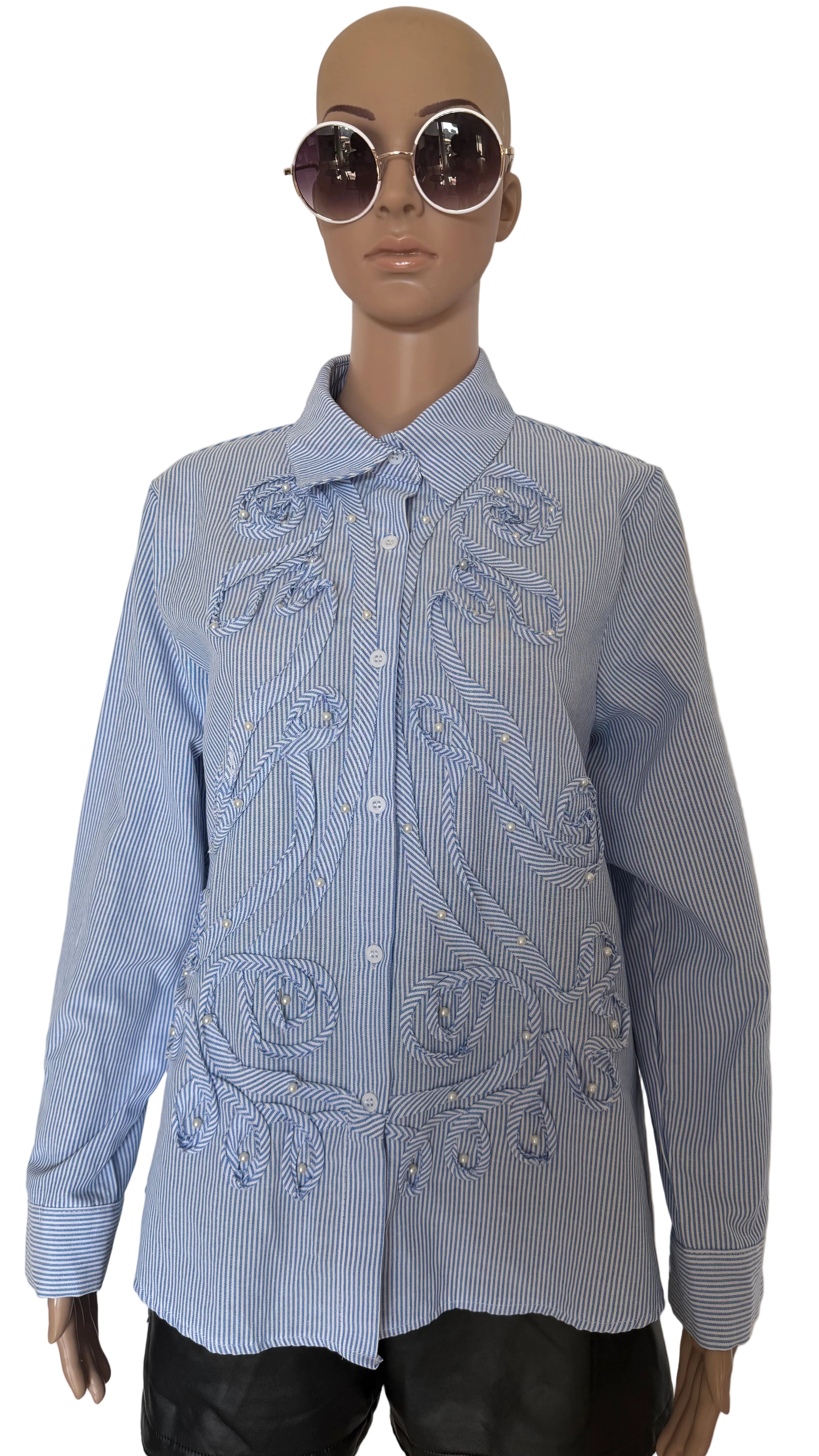 Camicia donna in cotone a righe azzurre e bianche con ricami luminosi