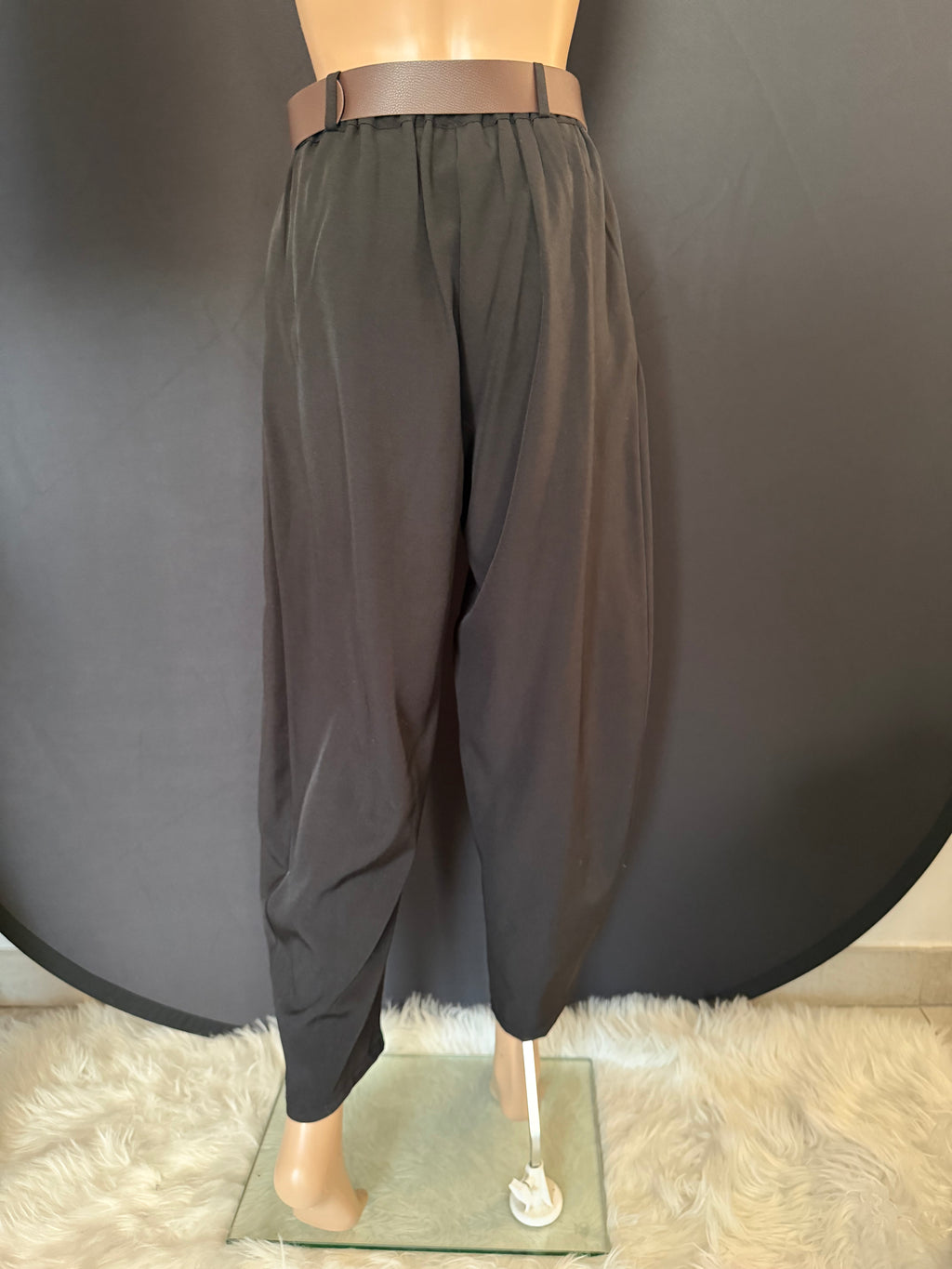 Pantaloni donna elegante con cintura – Stile versatile✨